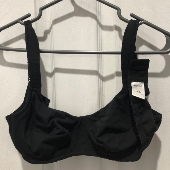 Without pads only underwire bra’s. $10 each - Picture 10 of 10